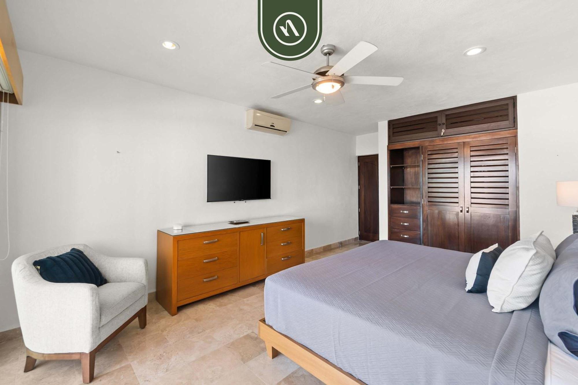 Stunning 2 Bedroom - Oceanview Terrace - Downtown *