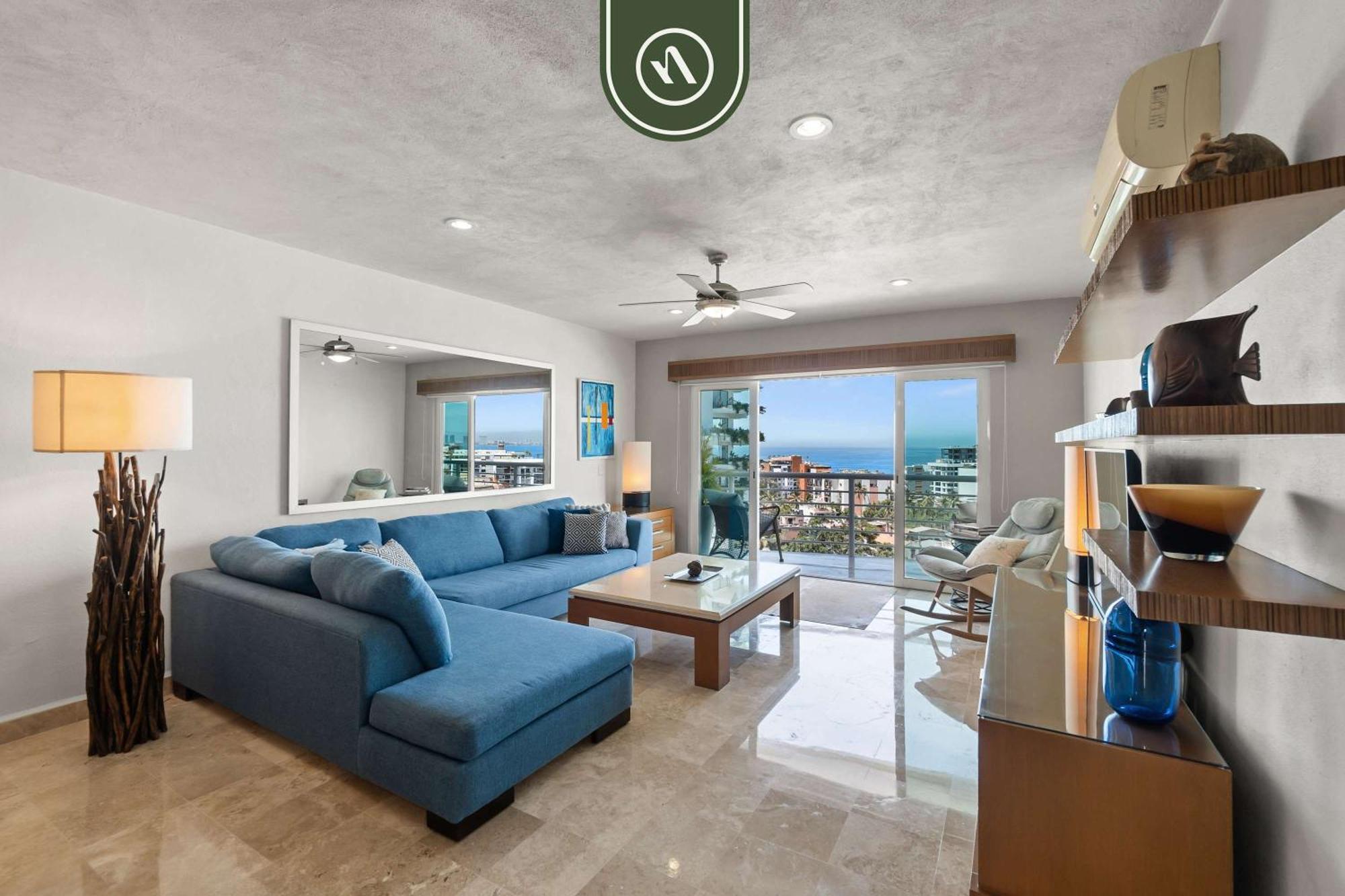 Stunning 2 Bedroom - Oceanview Terrace - Downtown *