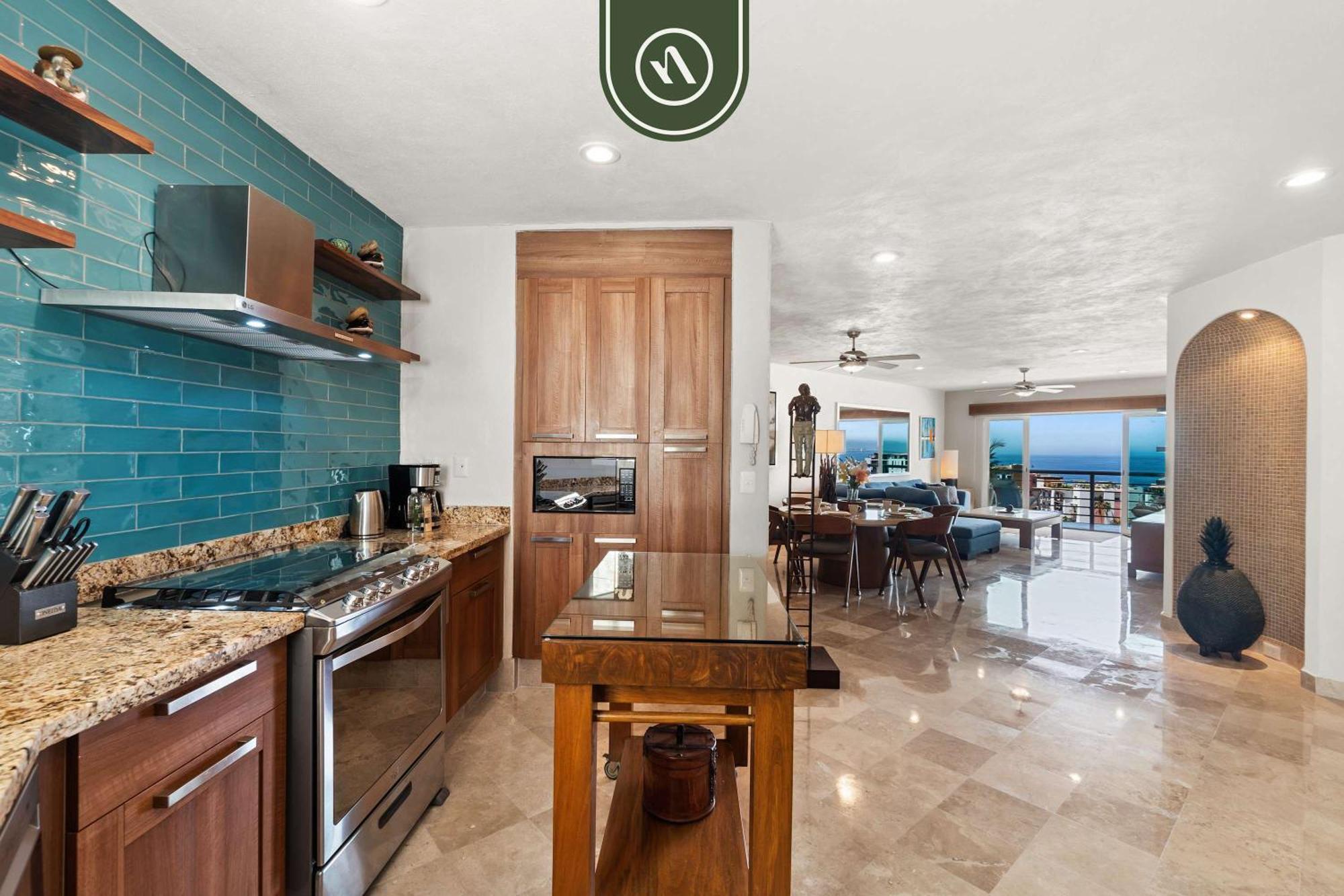 Stunning 2 Bedroom - Oceanview Terrace - Downtown